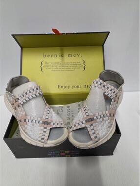 Bernie Mev Mimosa Shimmer Stretch Sandal size 37 (6.5)